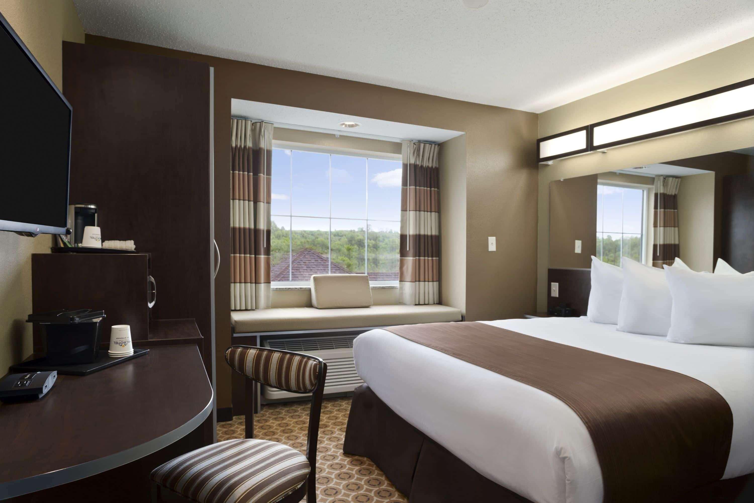 Sonesta Essential Fairmont Hotel Exterior photo
