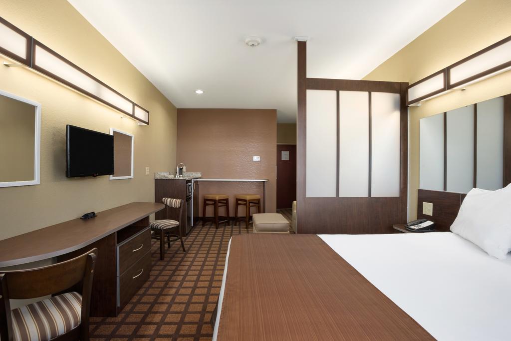 Sonesta Essential Fairmont Hotel Exterior photo