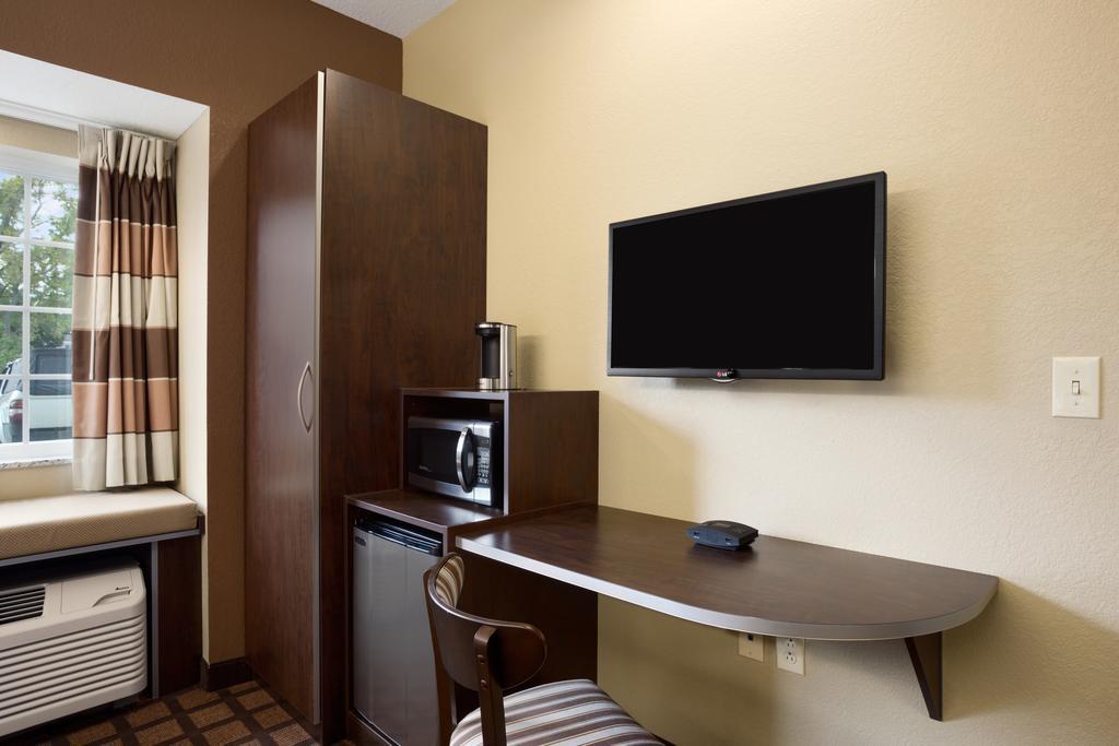 Sonesta Essential Fairmont Hotel Exterior photo